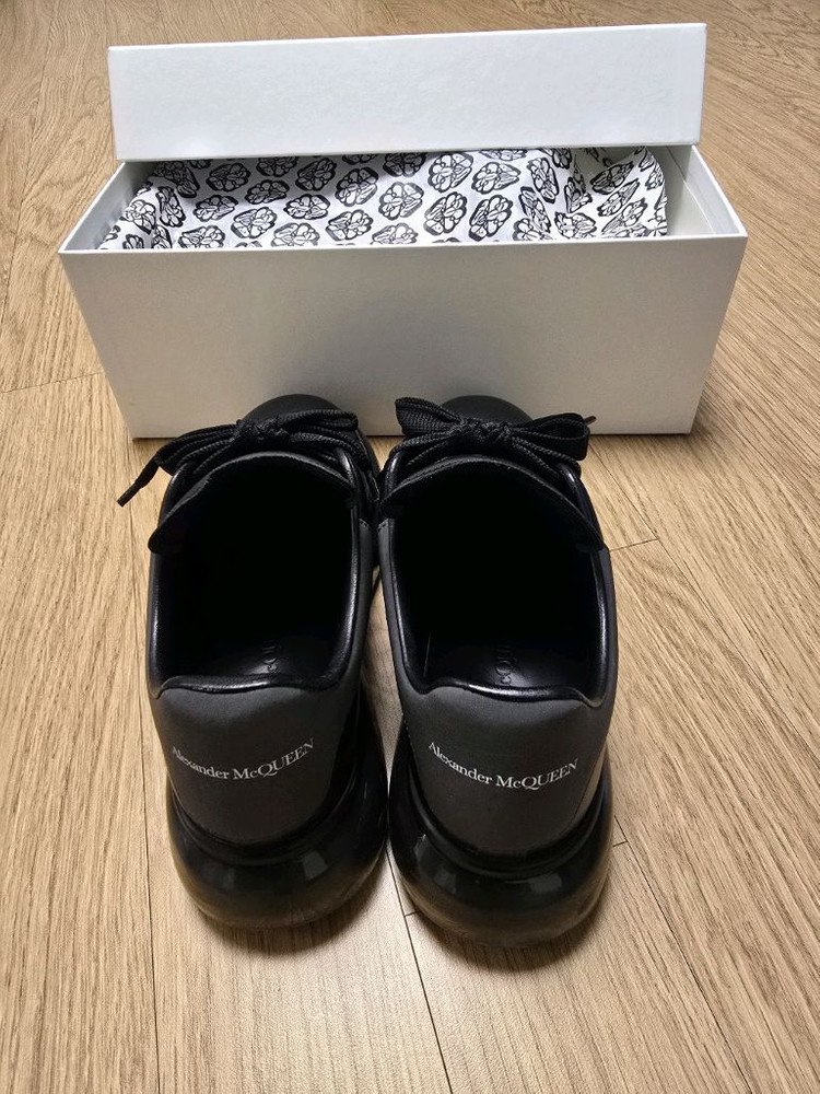 ALEXANDER MCQUEEN(알렉산더 맥퀸)오버솔 스니커즈 이미지