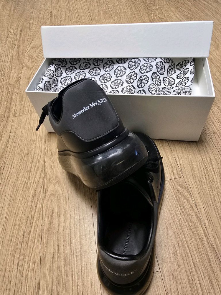 ALEXANDER MCQUEEN(알렉산더 맥퀸)오버솔 스니커즈 이미지