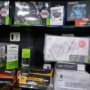 COLORFUL iGame RTX 5080 OC WHITE OC D7 16GB 미개봉신품 이미지