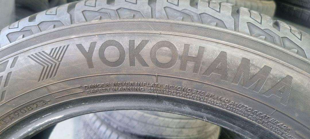 요코하마 225/55 R18 23년식.중고타이어 4개 이미지