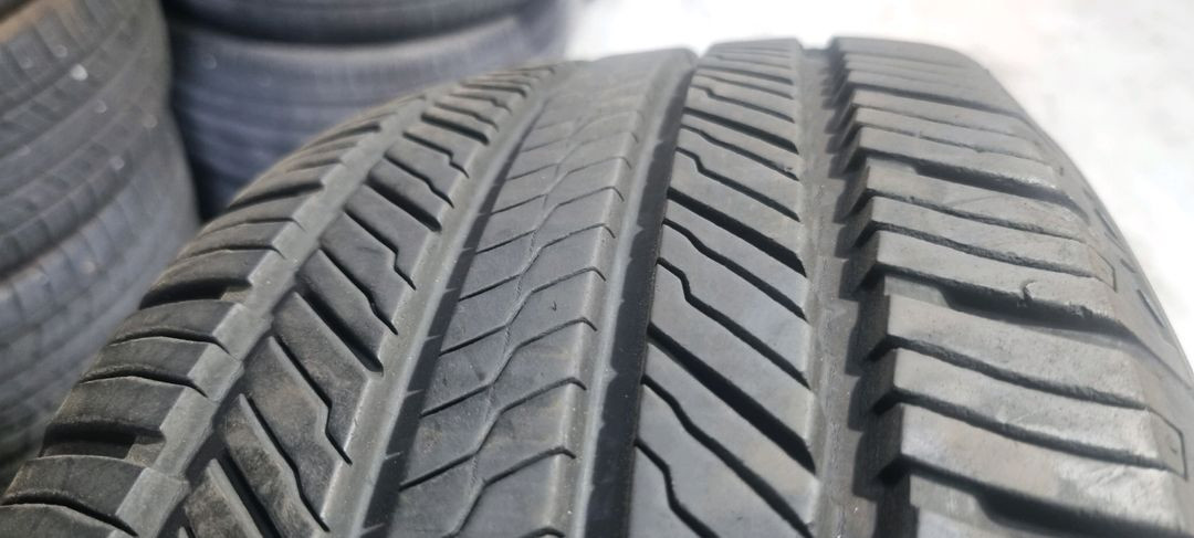 요코하마 225/55 R18 23년식.중고타이어 4개 이미지