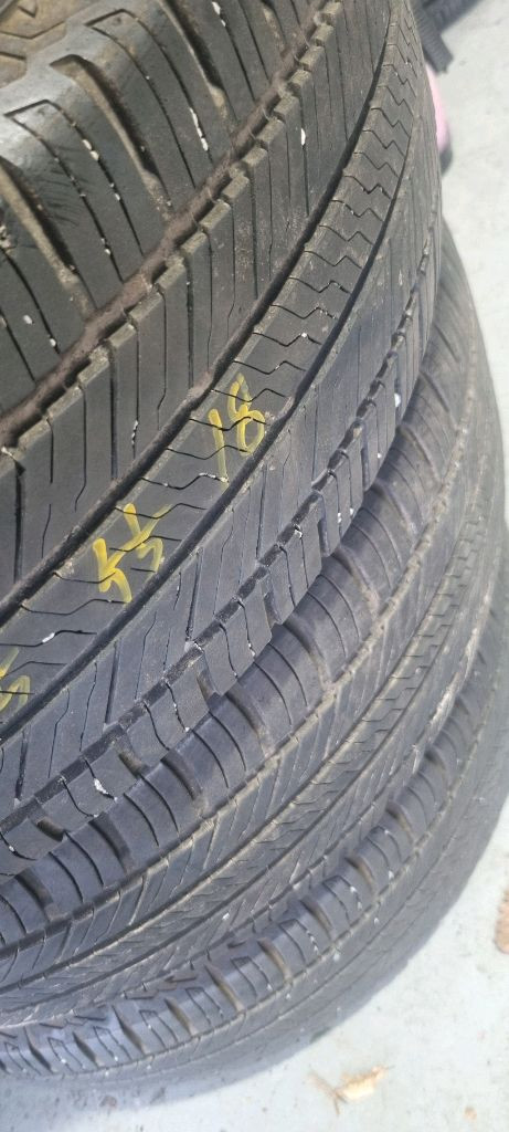 요코하마 225/55 R18 23년식.중고타이어 4개 이미지