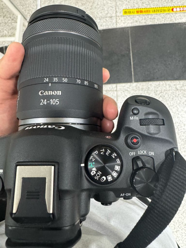 캐논R6 mark2 + 24-105mm 렌즈 세트 이미지