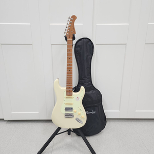 바커스 스트랫 일렉기타 BST-2-RSM 화이트 이미지