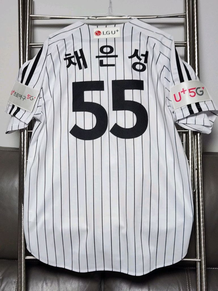 엘지트원스 홈유니폼 이미지
