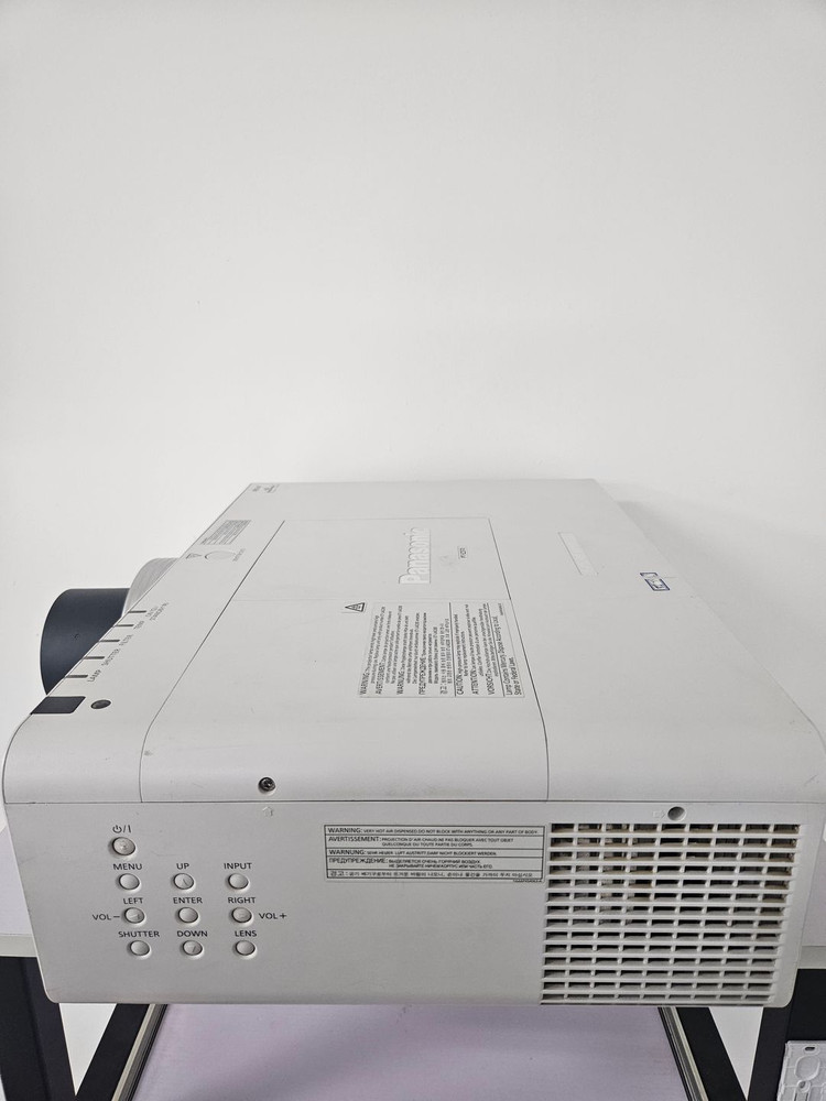 파나소닉 PT-EZ570 빔프로젝터 5,000안시 이미지