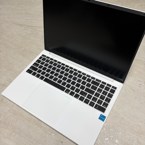 [새상품급] 베이직북16 화이트 노트북 (램8GB, SSD 256G) 이미지