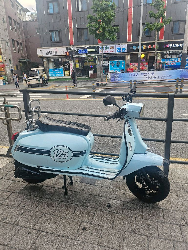 스코마디 125 클래식 스쿠터 오토바이 바이크 판매합니다. 이미지
