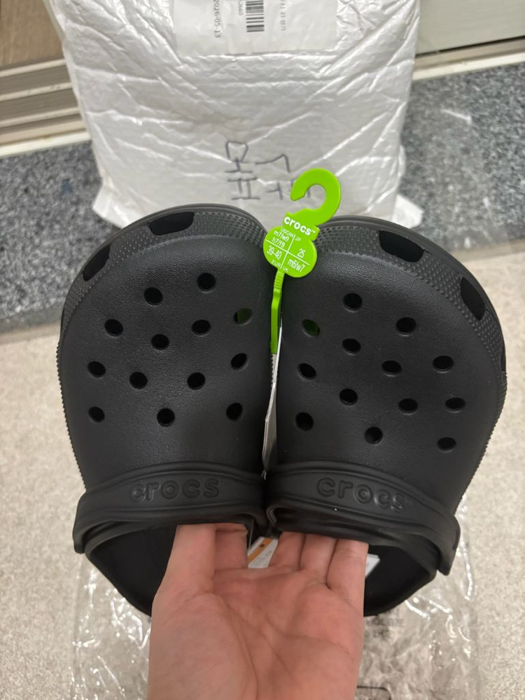 남녀공용 크록스 이미지