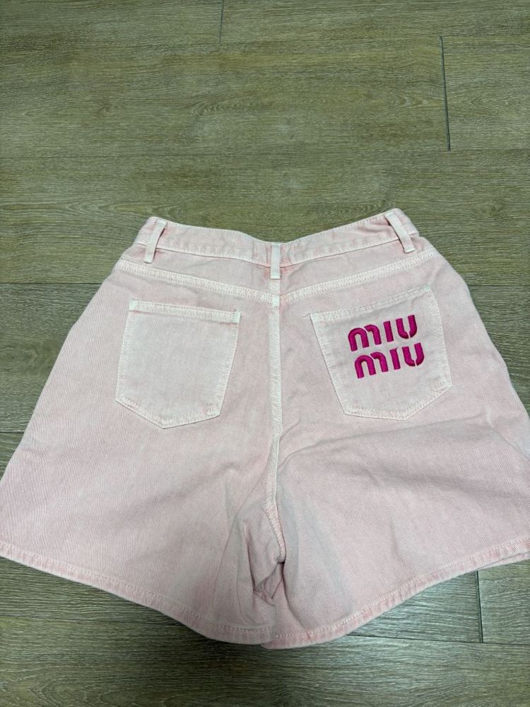 반바지 이미지