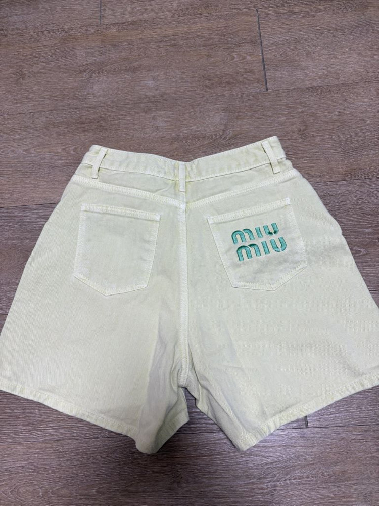반바지 이미지