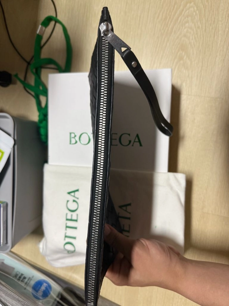 보테가베네타 인트레치아토 클러치백 이미지