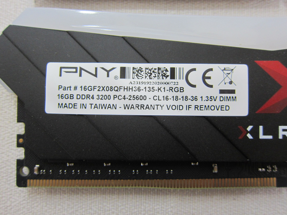 PNY XLR8 DDR4-3200 Gaming RGB 32G(16Gx2) 이미지