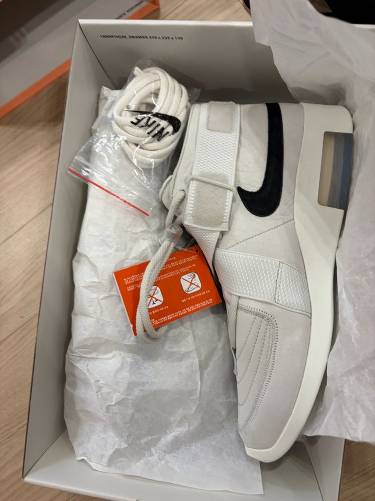 나이키 x 피어 오브 갓 에어 피어 오브 갓 레이드 라이트 본Nike x Fear of God 이미지