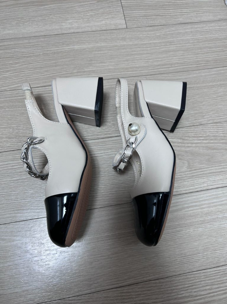 220 투톤 배색 진주 체인 슬링백 구두 이미지