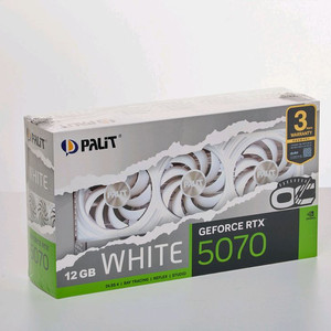 Palit RTX 5070 화이트 그래픽카드 미개봉 이미지