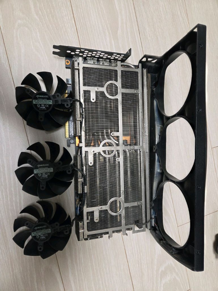 EVGA RTX 3080 Ti FTW3 ULTRA 그래픽카드 이미지