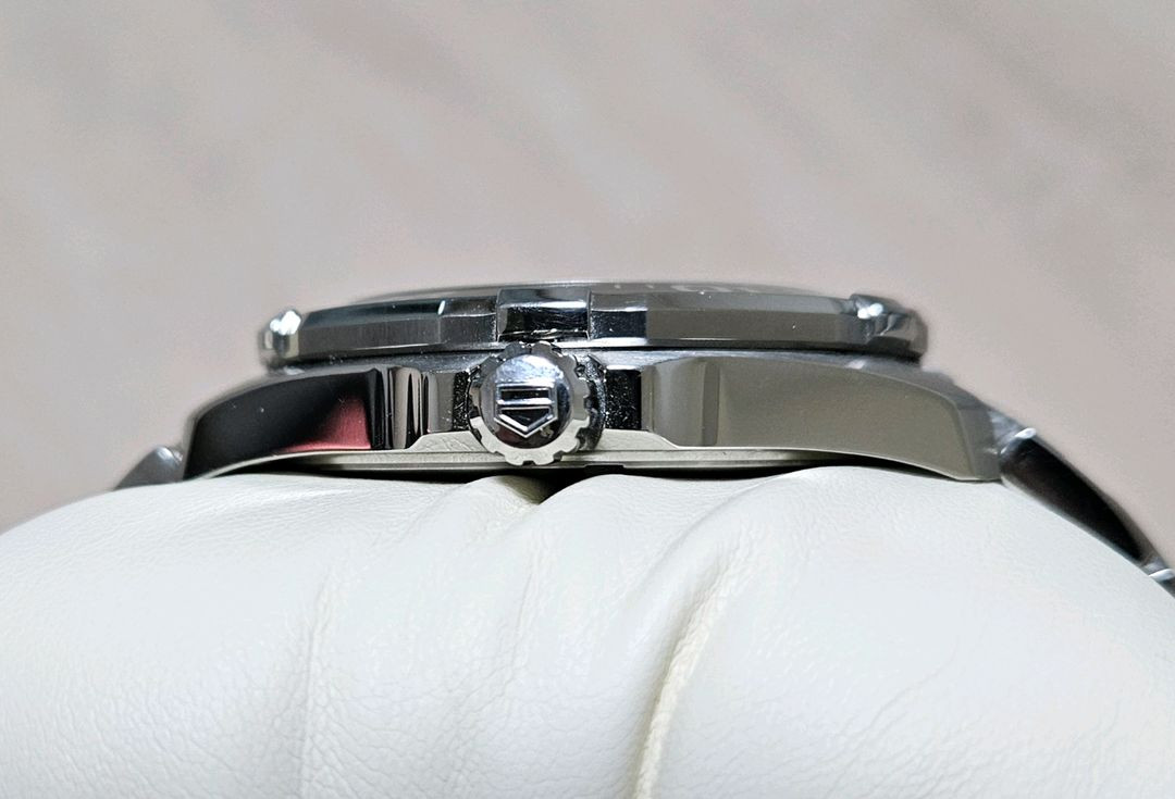 태그호이어 아쿠아레이서300 쿼츠 43mm 검판(WAY101A.BA0746) 이미지