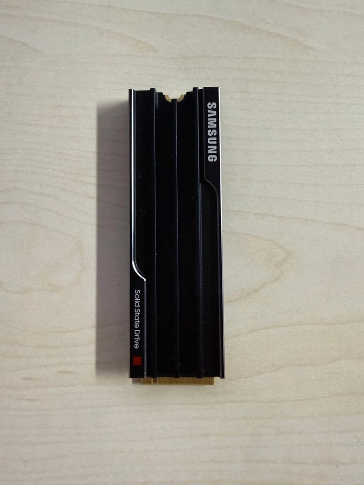 삼성 9100 PRO with Heatsink 4TB SSD 이미지