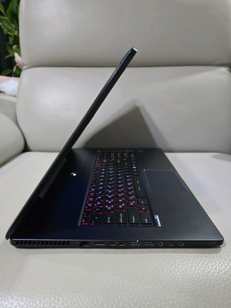 17인치 고성능 i7 사무/게이밍 노트북(16GB,1.25B,새배터리) 이미지