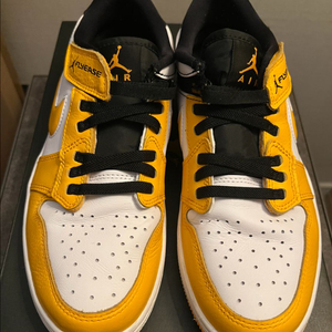 AIR JORDAN 1 LOW FLYEASE 팝니다. 이미지