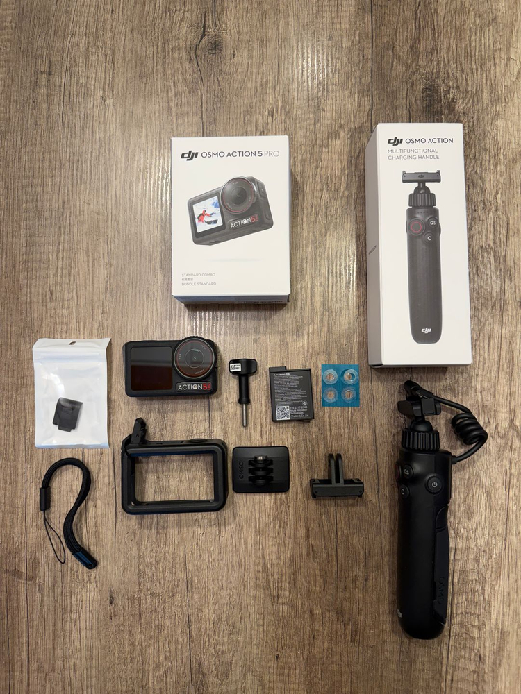 DJI 오즈모 액션5 프로(차징핸들 포함 풀박스) 이미지