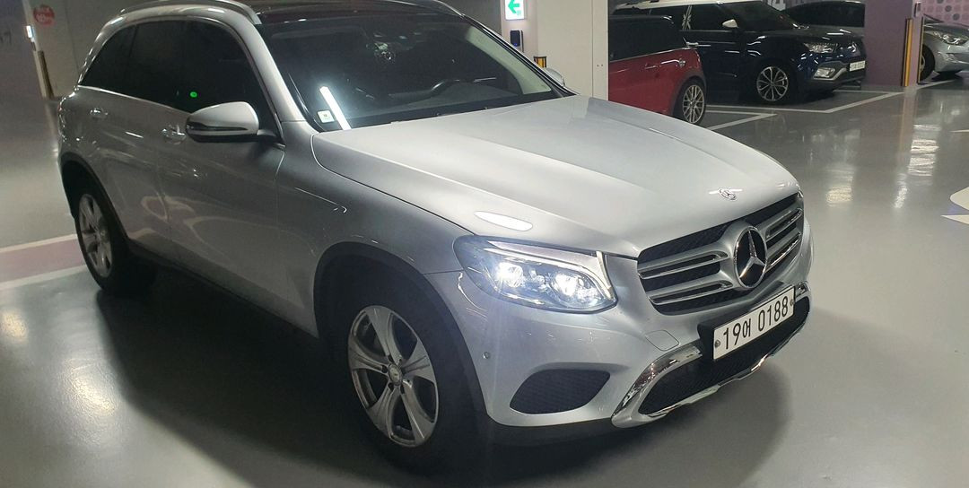 벤츠 GLC220D 4MATIC 판매 합니다 이미지