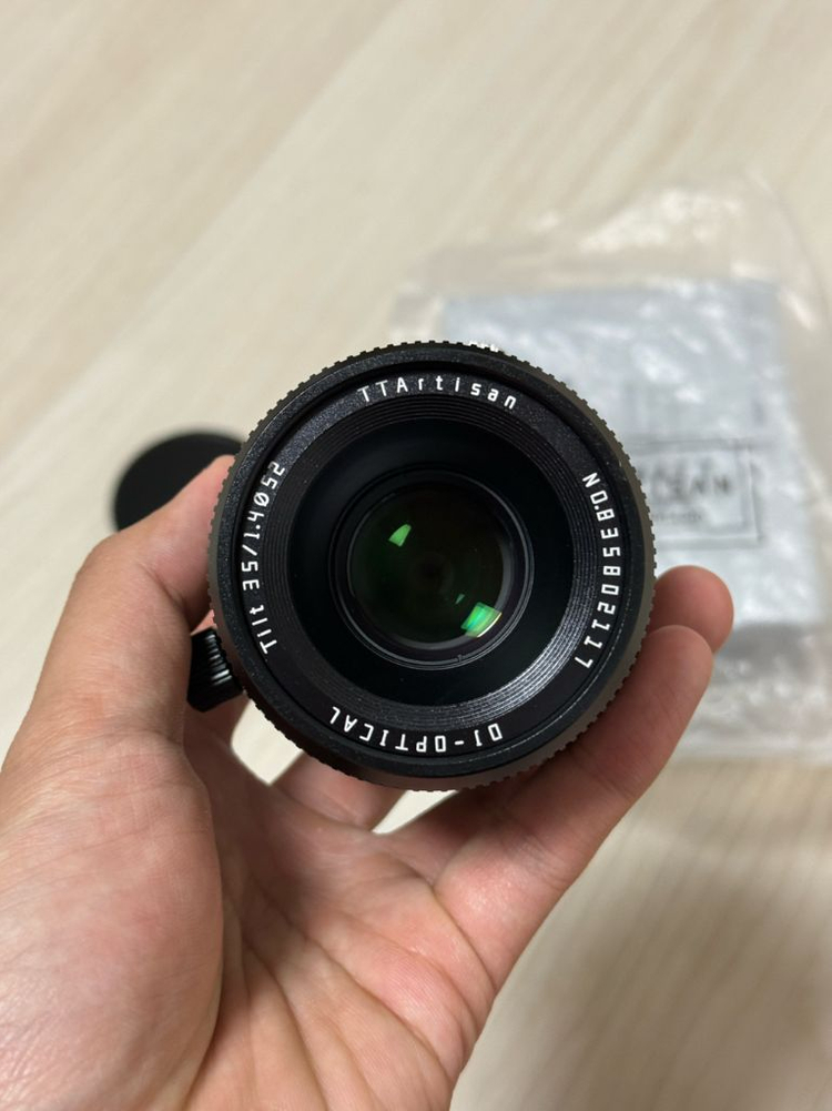 티티아티산 35mm F1.4 니콘 Z마운트 틸트 렌즈 APS-C 이미지