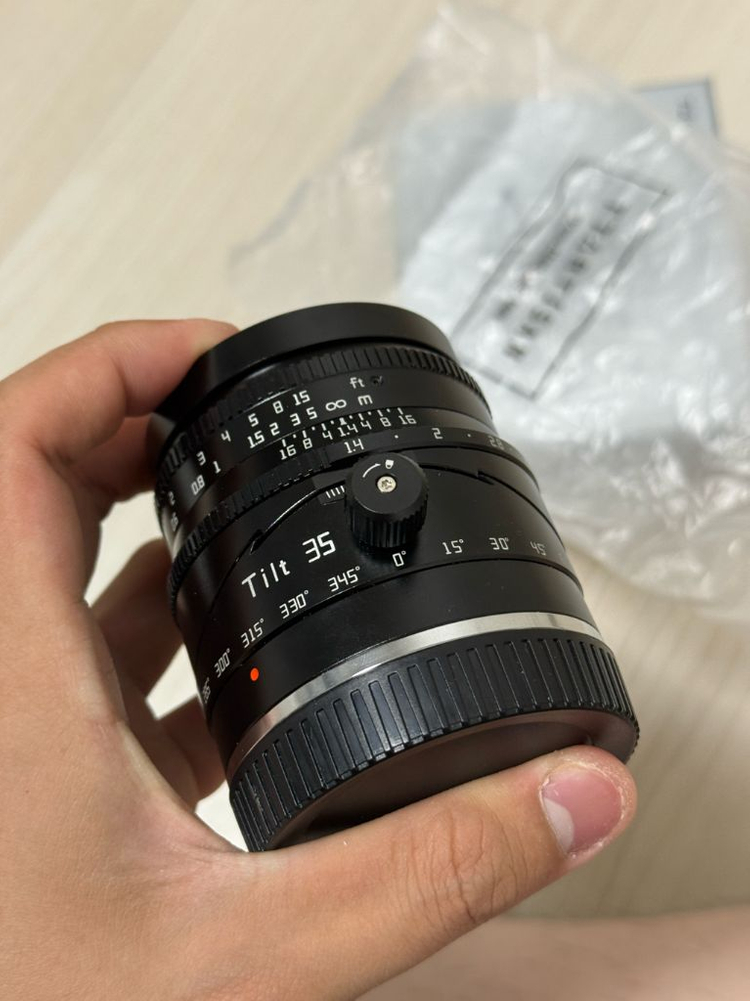 티티아티산 35mm F1.4 니콘 Z마운트 틸트 렌즈 APS-C 이미지