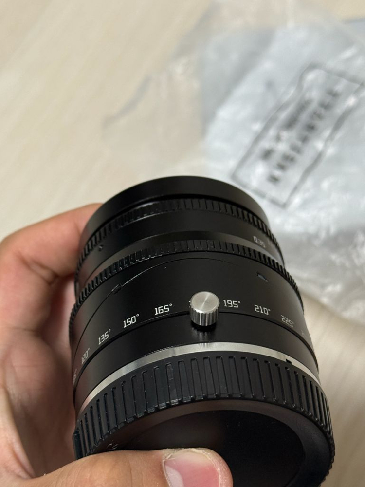 티티아티산 35mm F1.4 니콘 Z마운트 틸트 렌즈 APS-C 이미지