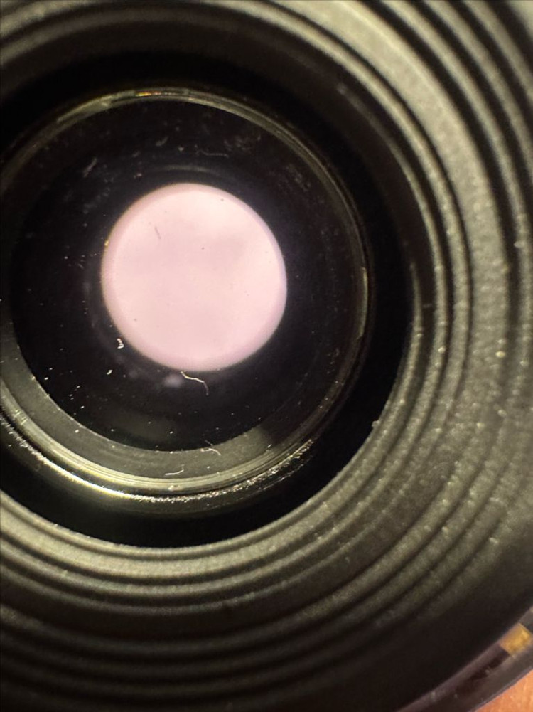 캐논 DSLR 표준번들렌즈 EF-S 18-55mm IS 필터캡포함 팝니다캐논 크롭 바디용 표준 번들 렌즈인 EF-S 이미지