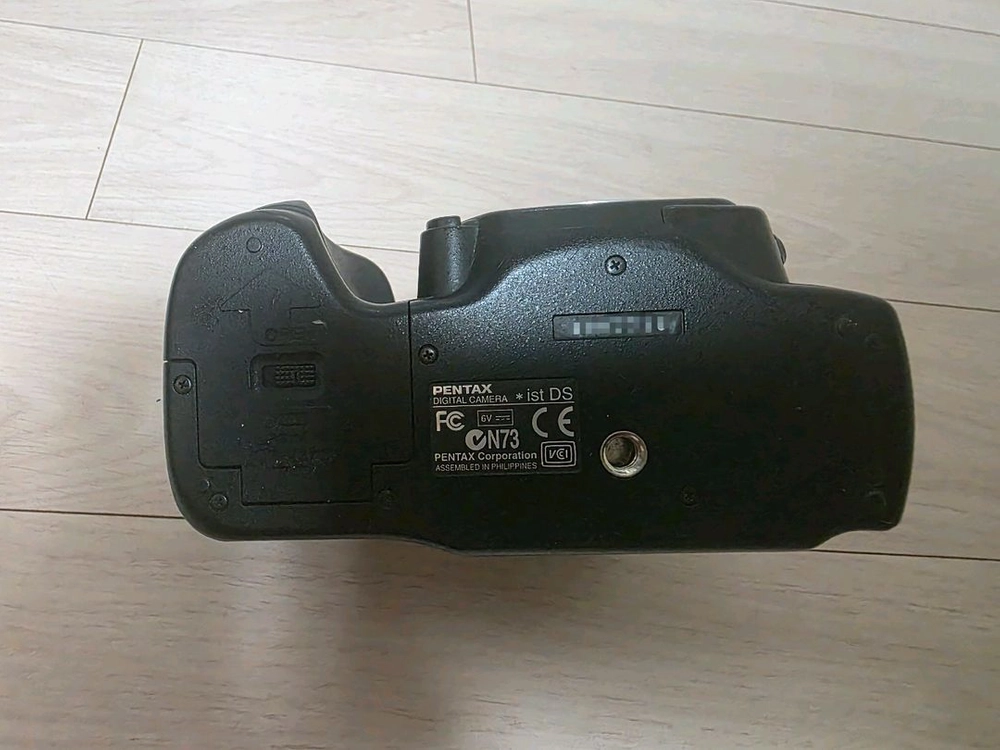 펜탁스 ist D, SONY 알파 350 카메라 이미지