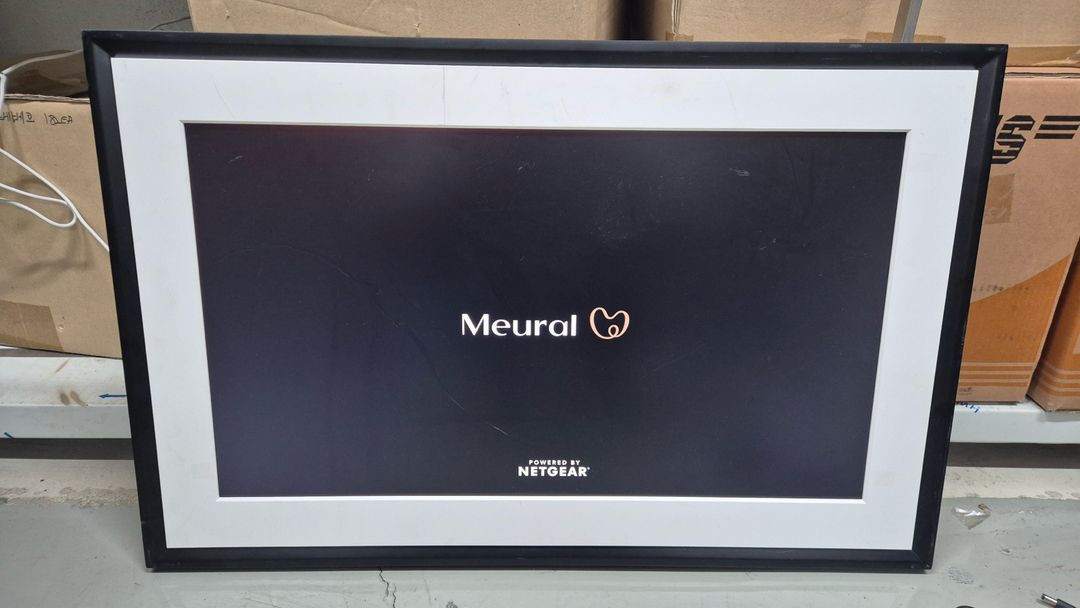 NETGEAR Meural Canvas II 27 디지털 액자 이미지