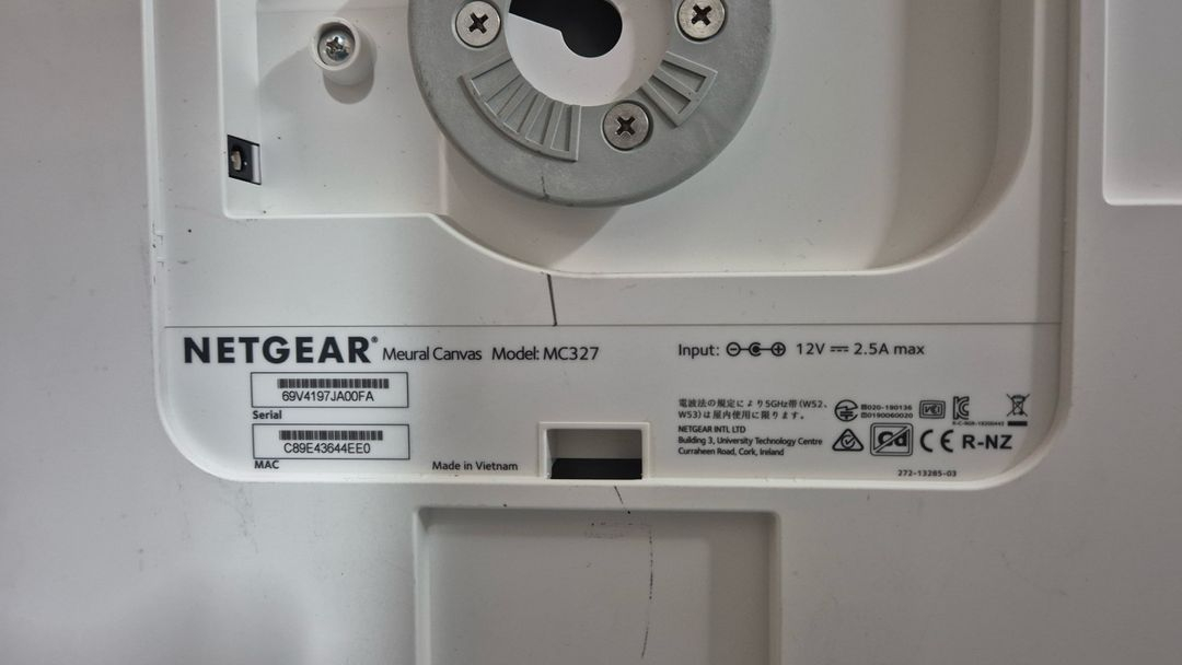 NETGEAR Meural Canvas II 27 디지털 액자 이미지