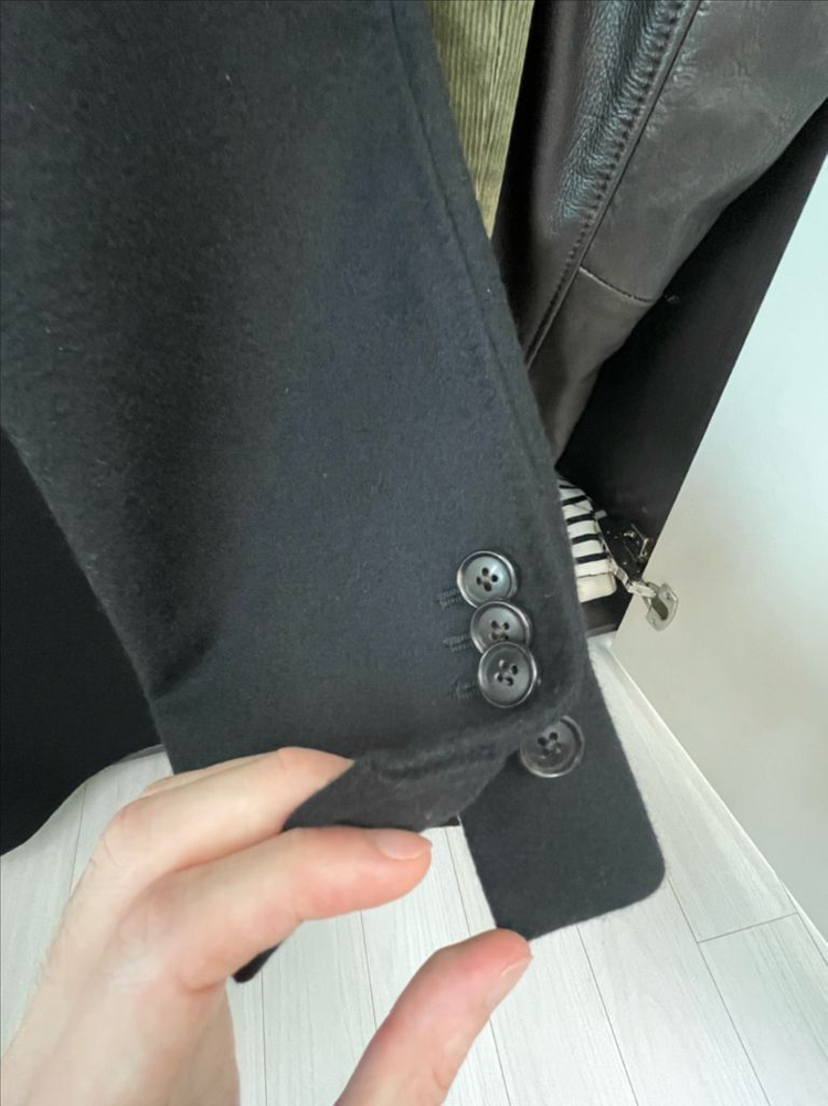 수트 서플라이(SUIT SUPPLY) 울캐시미어 블랙 더블브레스티드 코트 이미지