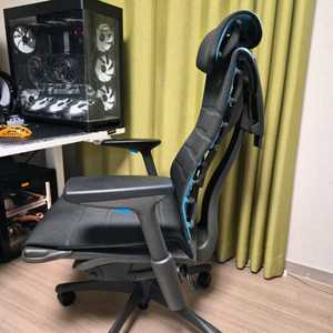 (2025년4월구입)허먼밀러 엠바디 게이밍 의자 블랙 색상. 이미지