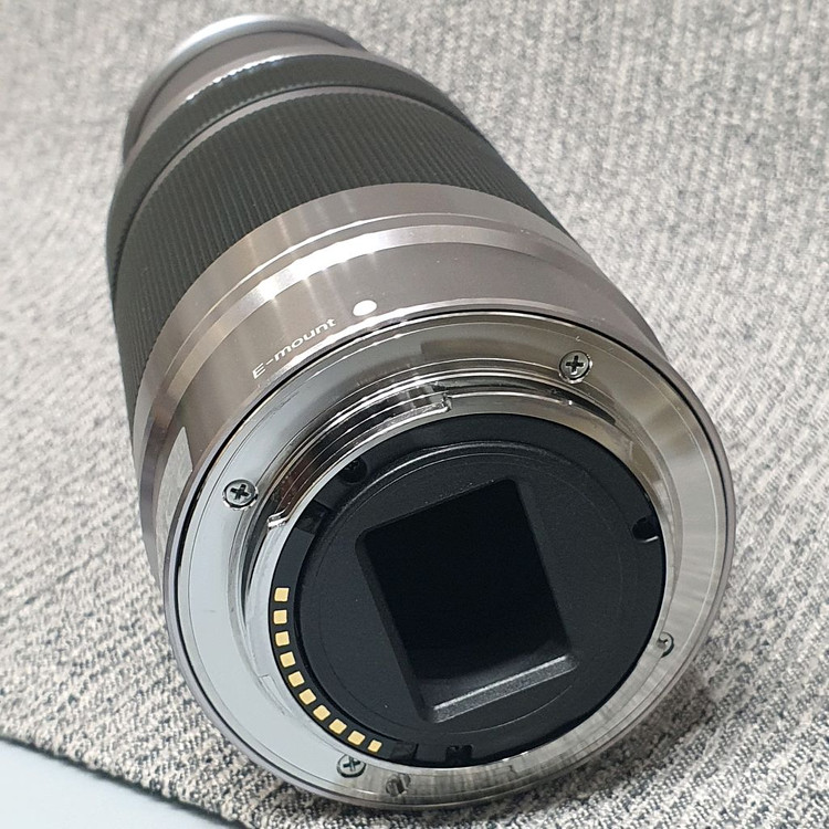 소니 E 55-210mm OSS 망원줌렌즈 이미지