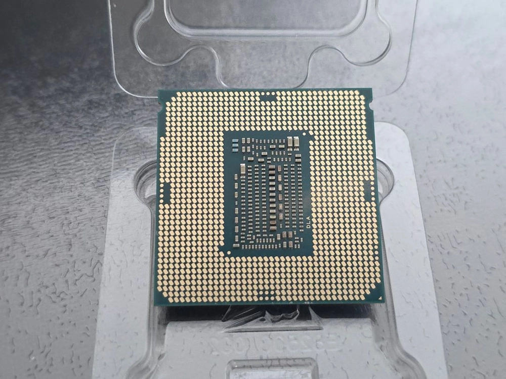 인텔 i7-9700T SRG17 저전력 CPU 이미지