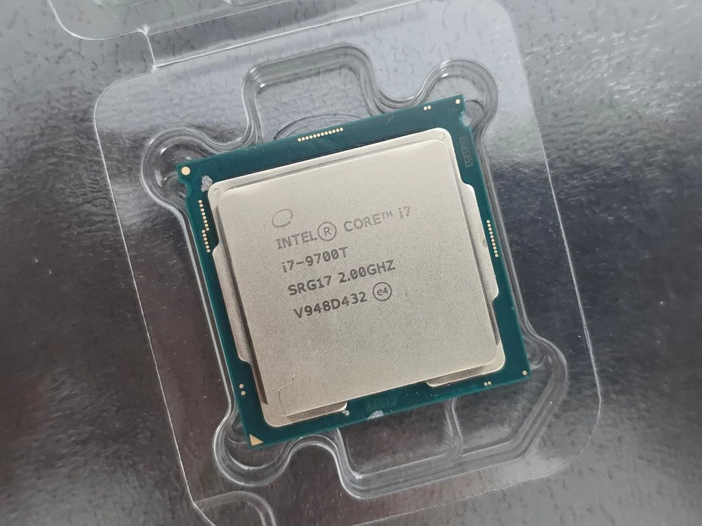 인텔 i7-9700T SRG17 저전력 CPU 이미지