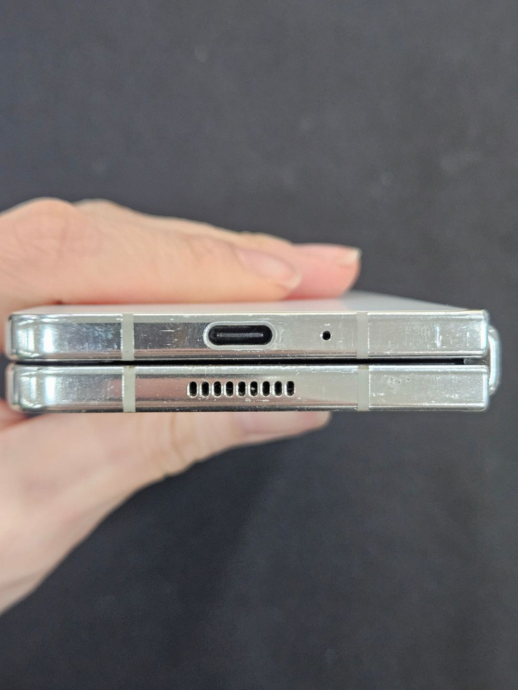 갤럭시Z폴드5 256GB 크림 이미지