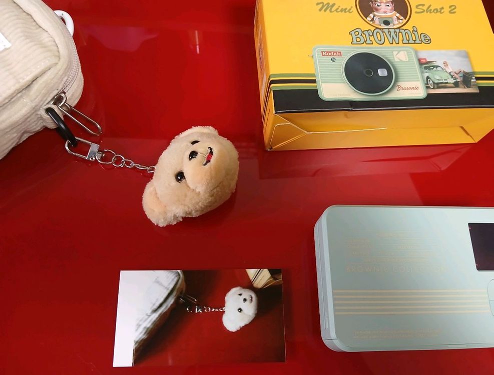 한정판 브라우니 에디션 카메라와 각종 액세서리 이미지
