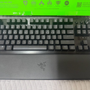 레이저 헌츠맨 v3 pro Tkl 8k 키보드 이미지