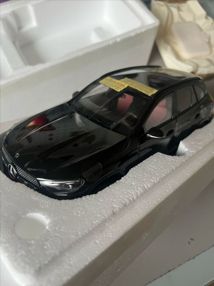 1:18 iscale 벤츠 glc 다이캐스트 이미지