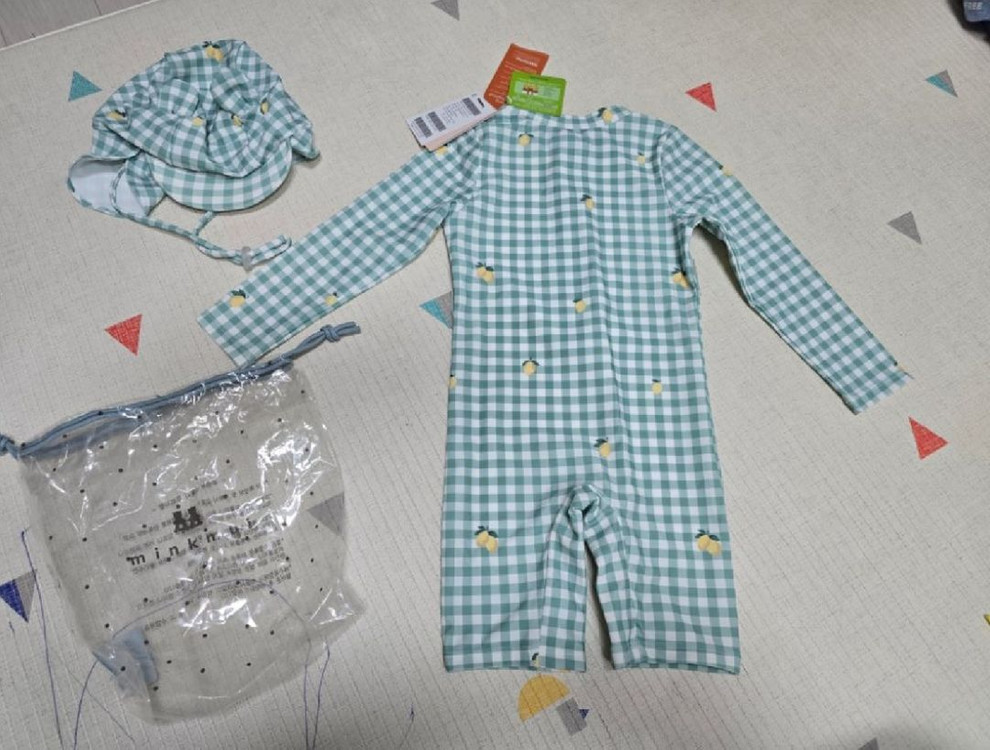 밍크뮤 아기수영복 래쉬가드와 수영모자 새상품 팔아요 이미지