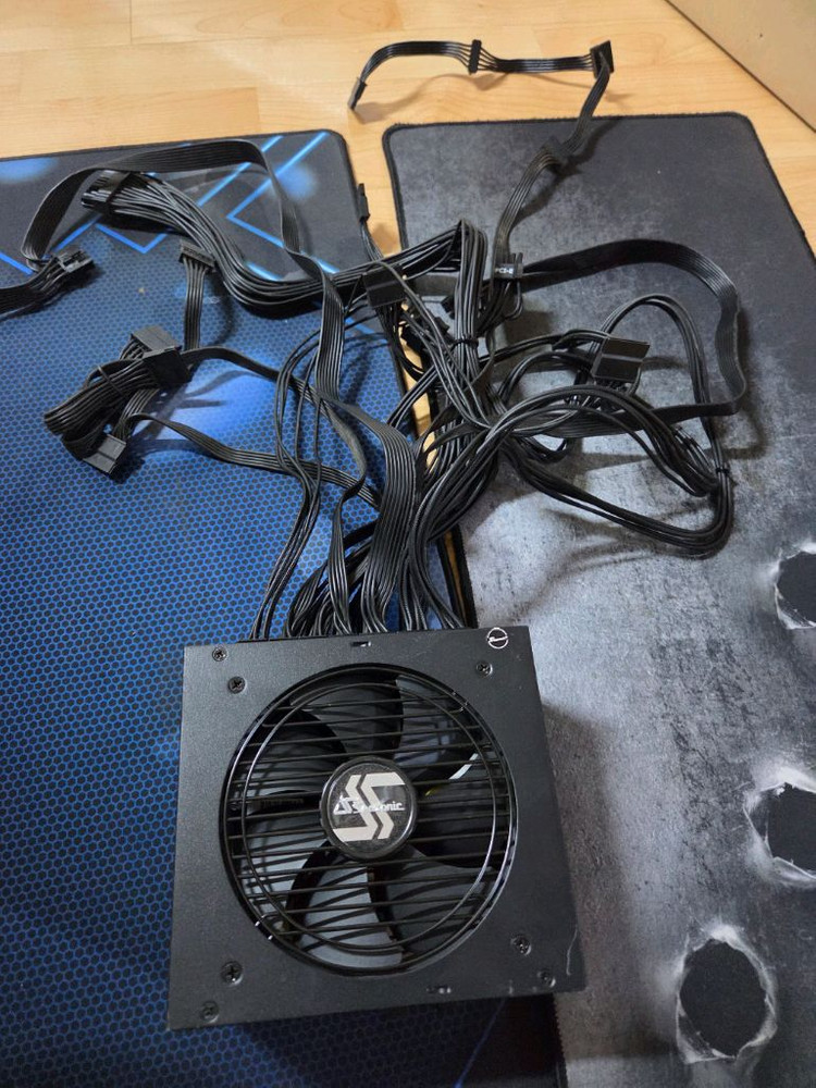 시소닉 FOCUS GX-750 GOLD 풀모듈 파워서플라이 이미지