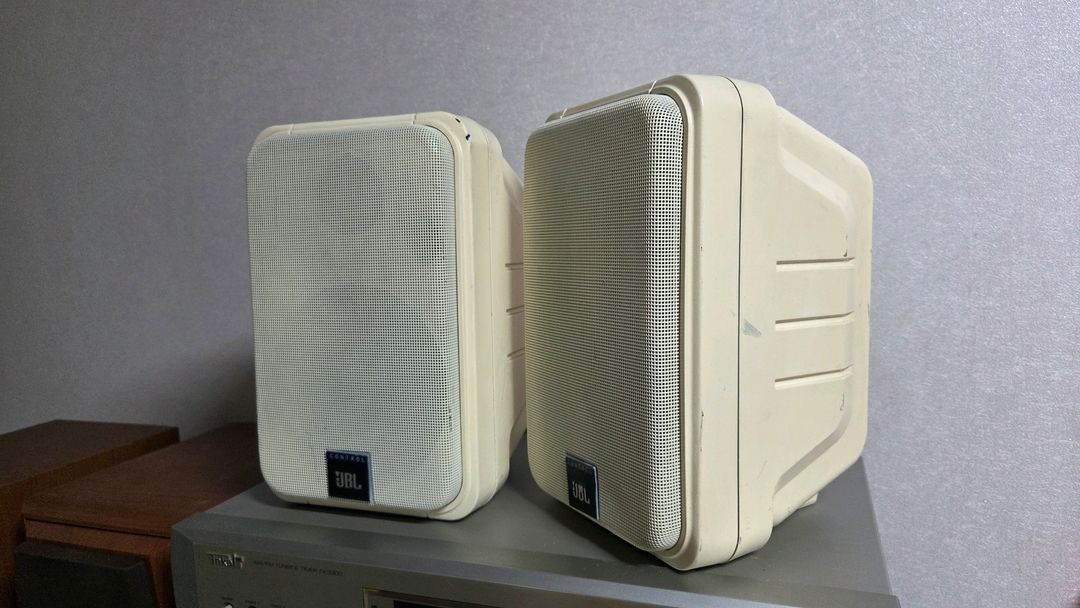 JBL Control CM52 스피커입니다 이미지