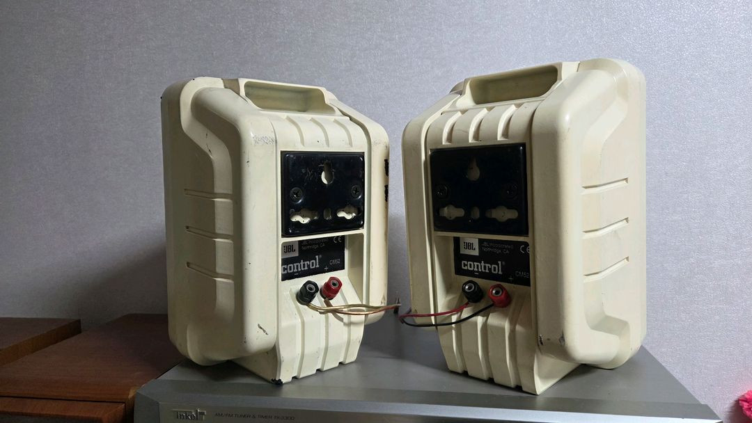 JBL Control CM52 스피커입니다 이미지