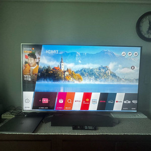 LG 스마트 TV 65인치 벽걸이 거치대 포함 리부팅 문제 있음 이미지