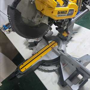 디월트 각도절단기 DHS780 중고 이미지