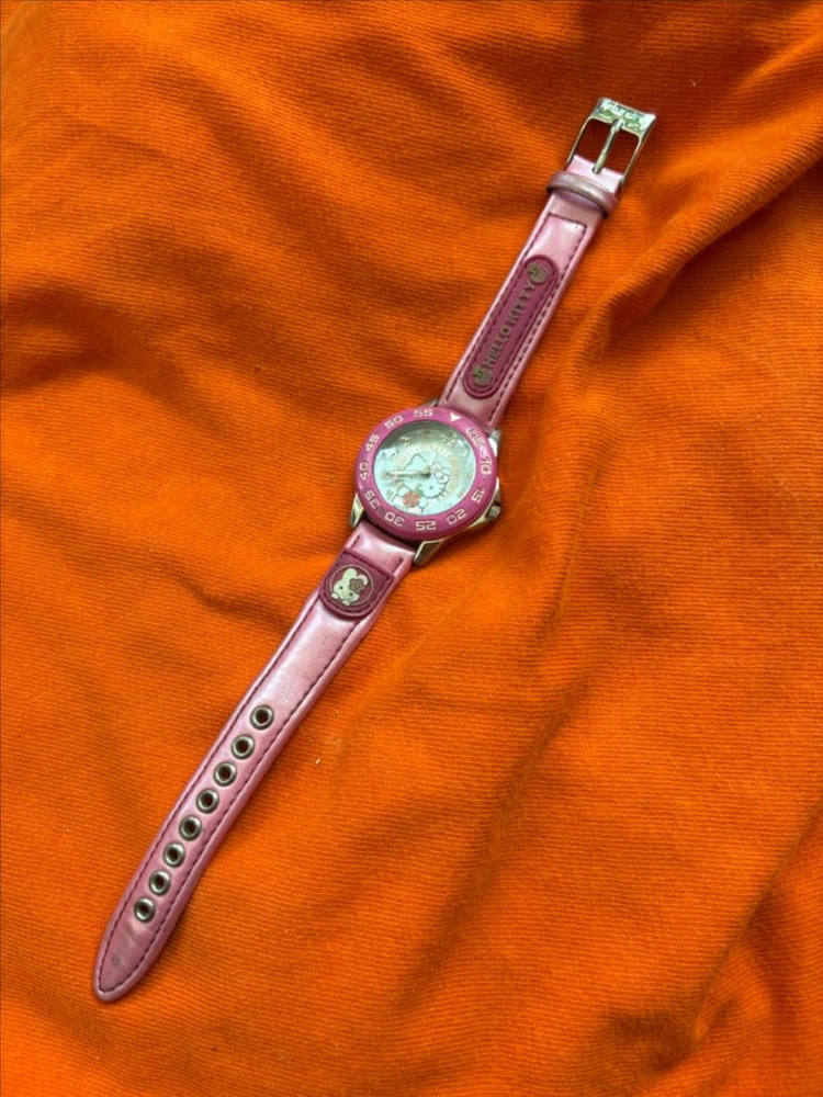 vintage hello kitty metal watch 이미지
